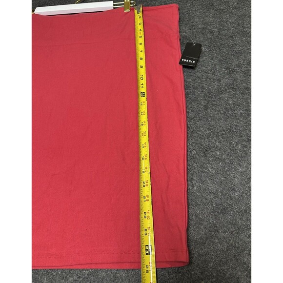 Torrid Plus Size 2X Red Rayon Pencil Skirt, new Stretch Waist - Picture 3 of 5